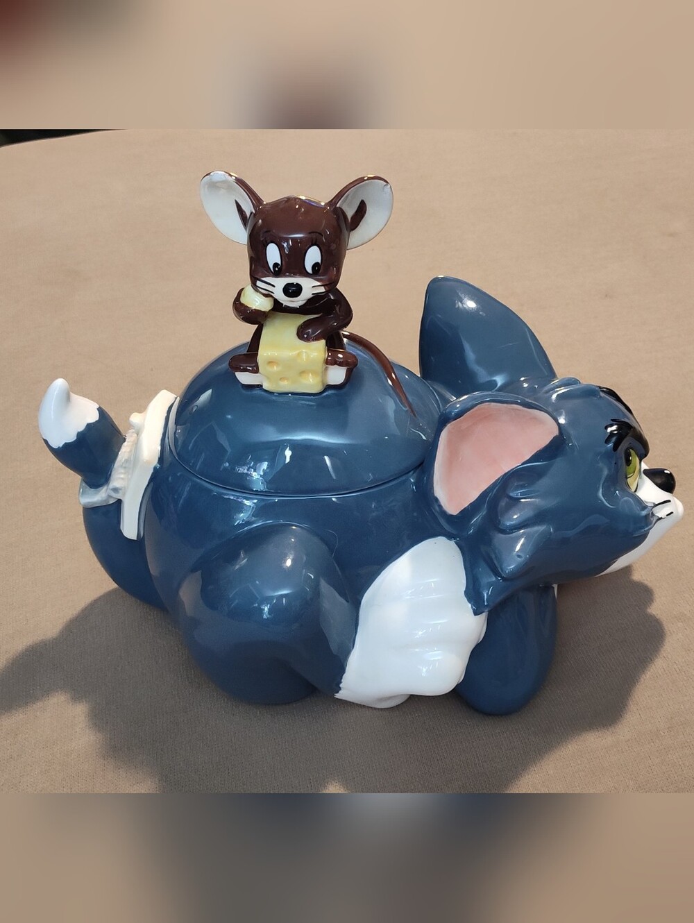 Vintage 1996 Warner Bros. Tom & Jerry Ceramic Cookie Jar